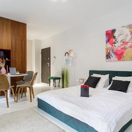 ורשה Modern Apartments With Access To The Pool Near Rondo Daszynskiego Station מראה חיצוני תמונה