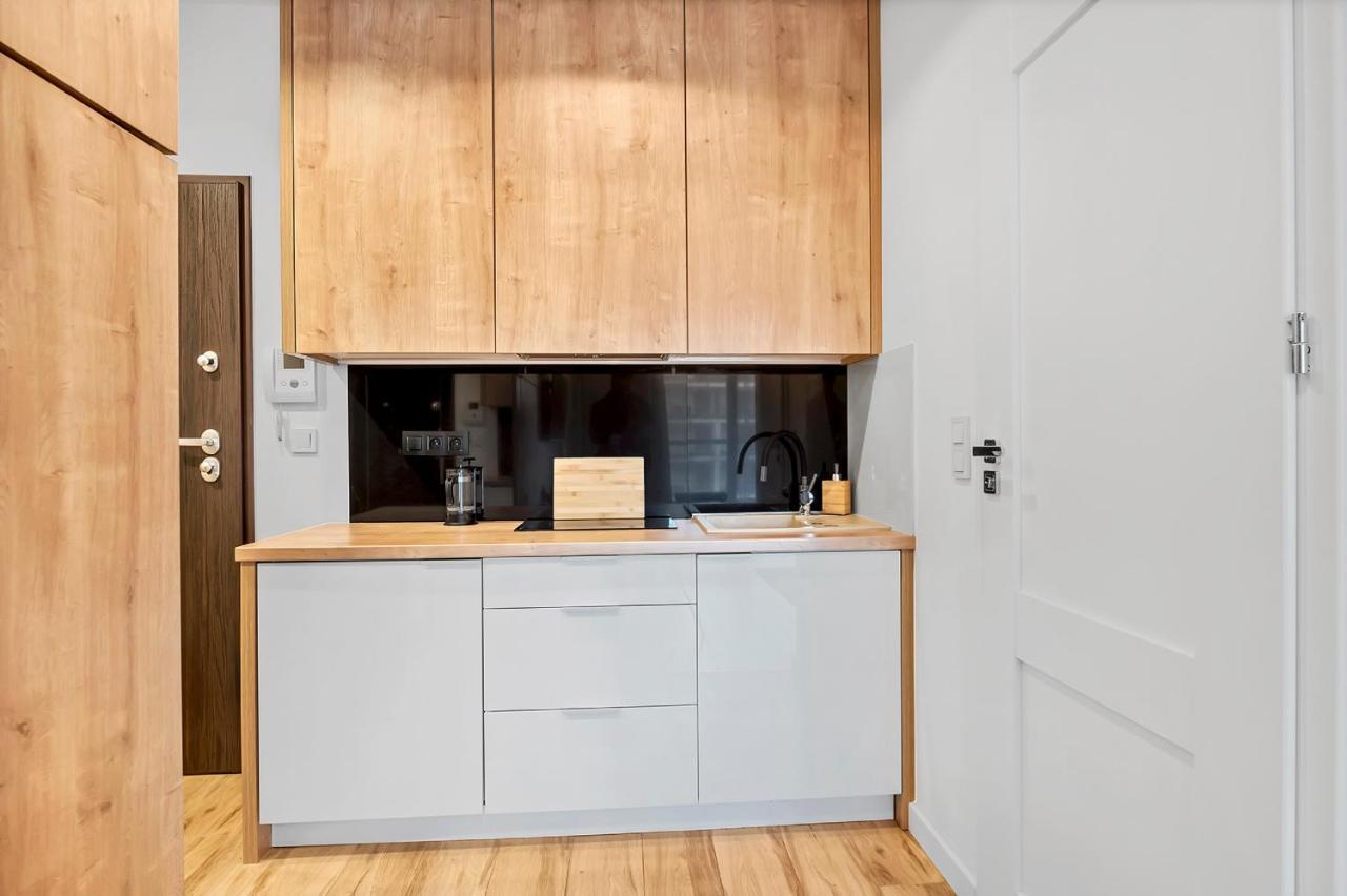 ורשה Modern Apartments With Access To The Pool Near Rondo Daszynskiego Station מראה חיצוני תמונה