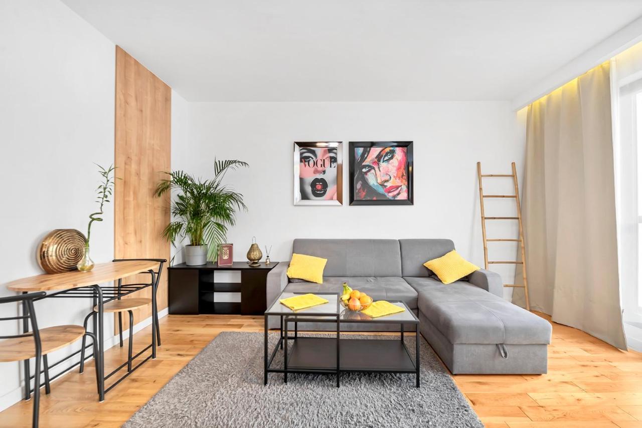 ורשה Modern Apartments With Access To The Pool Near Rondo Daszynskiego Station מראה חיצוני תמונה