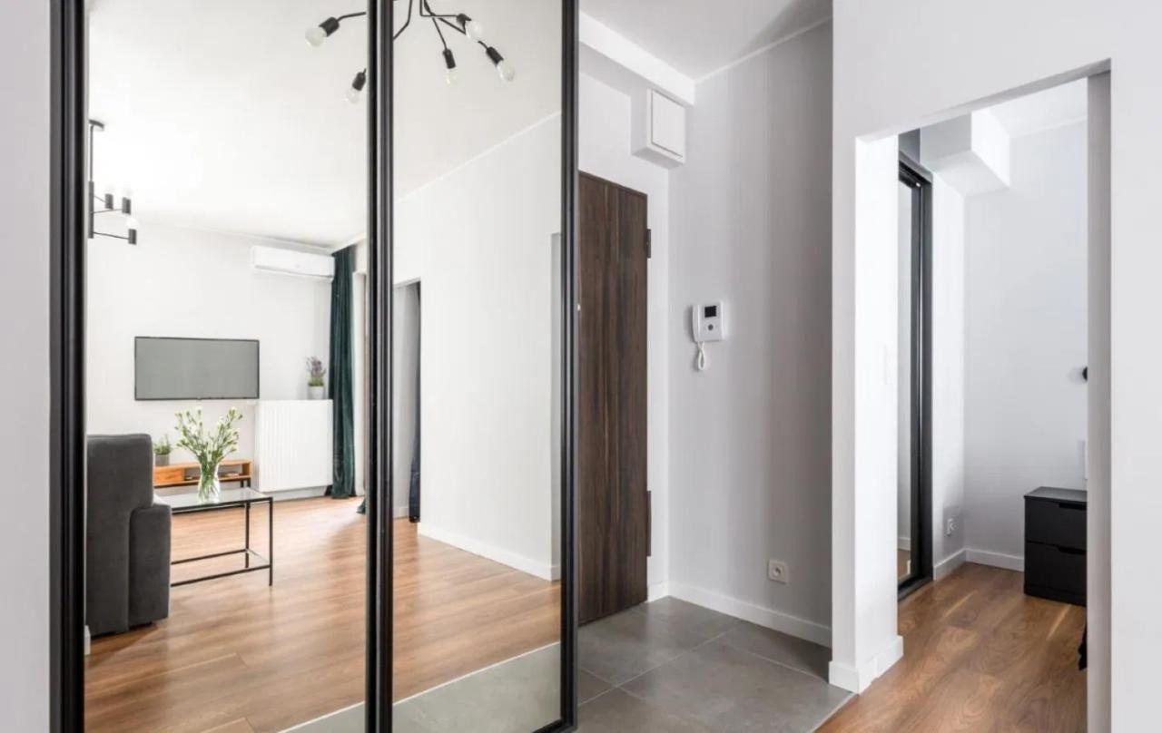 ורשה Modern Apartments With Access To The Pool Near Rondo Daszynskiego Station מראה חיצוני תמונה