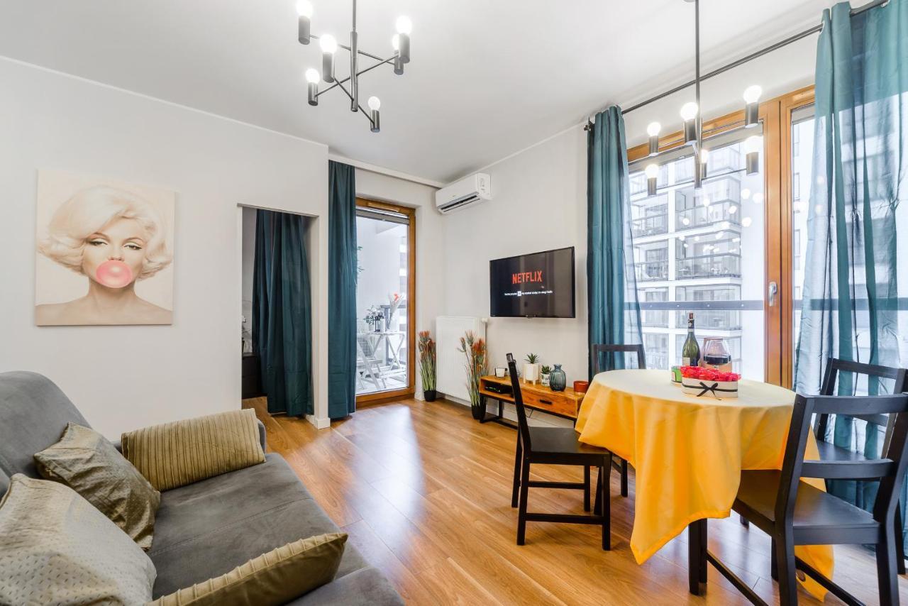 ורשה Modern Apartments With Access To The Pool Near Rondo Daszynskiego Station מראה חיצוני תמונה