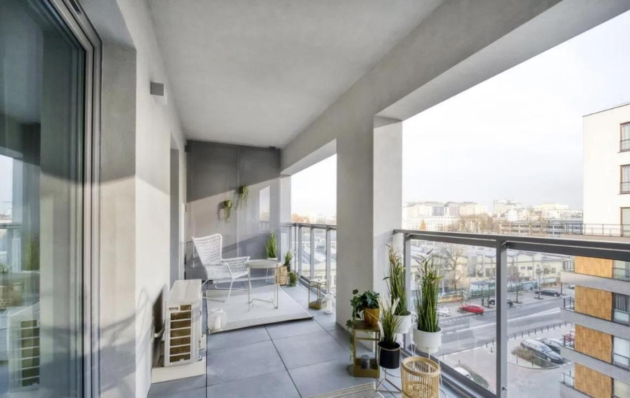 ורשה Modern Apartments With Access To The Pool Near Rondo Daszynskiego Station מראה חיצוני תמונה