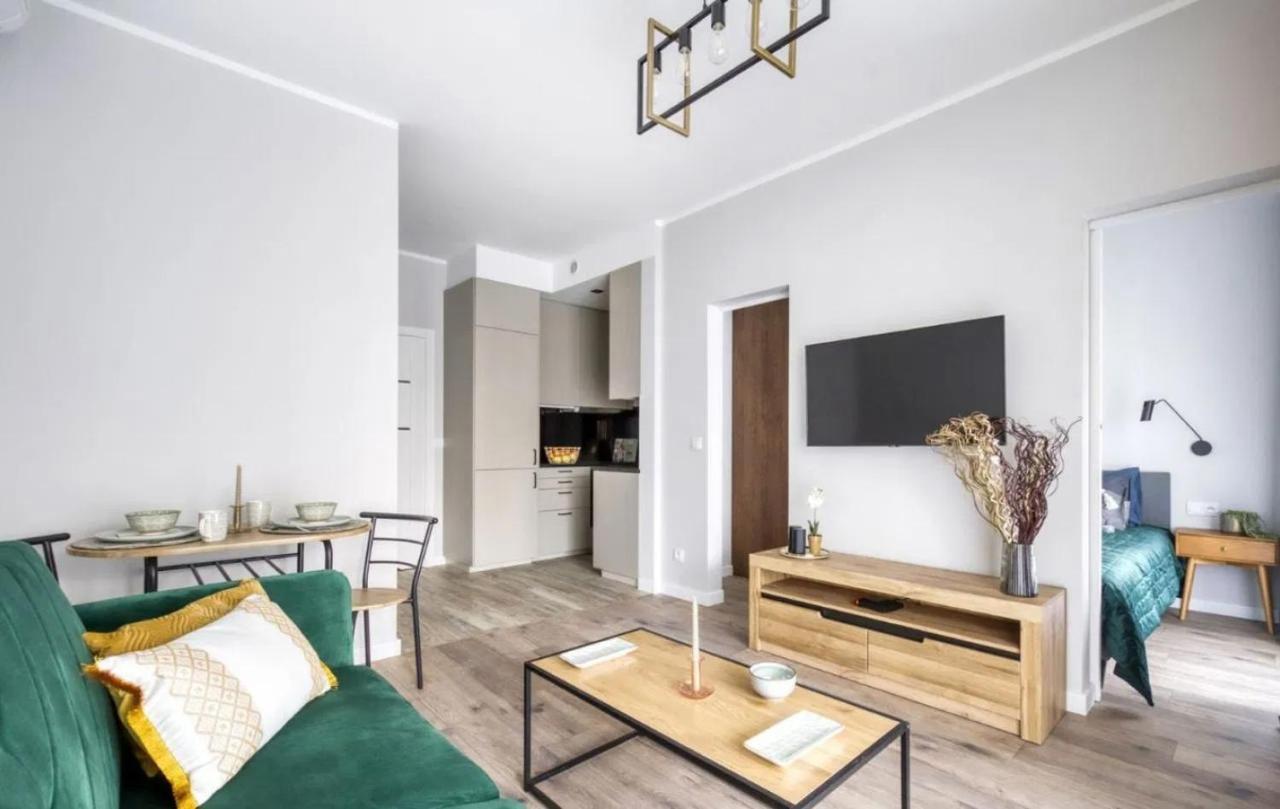 ורשה Modern Apartments With Access To The Pool Near Rondo Daszynskiego Station מראה חיצוני תמונה