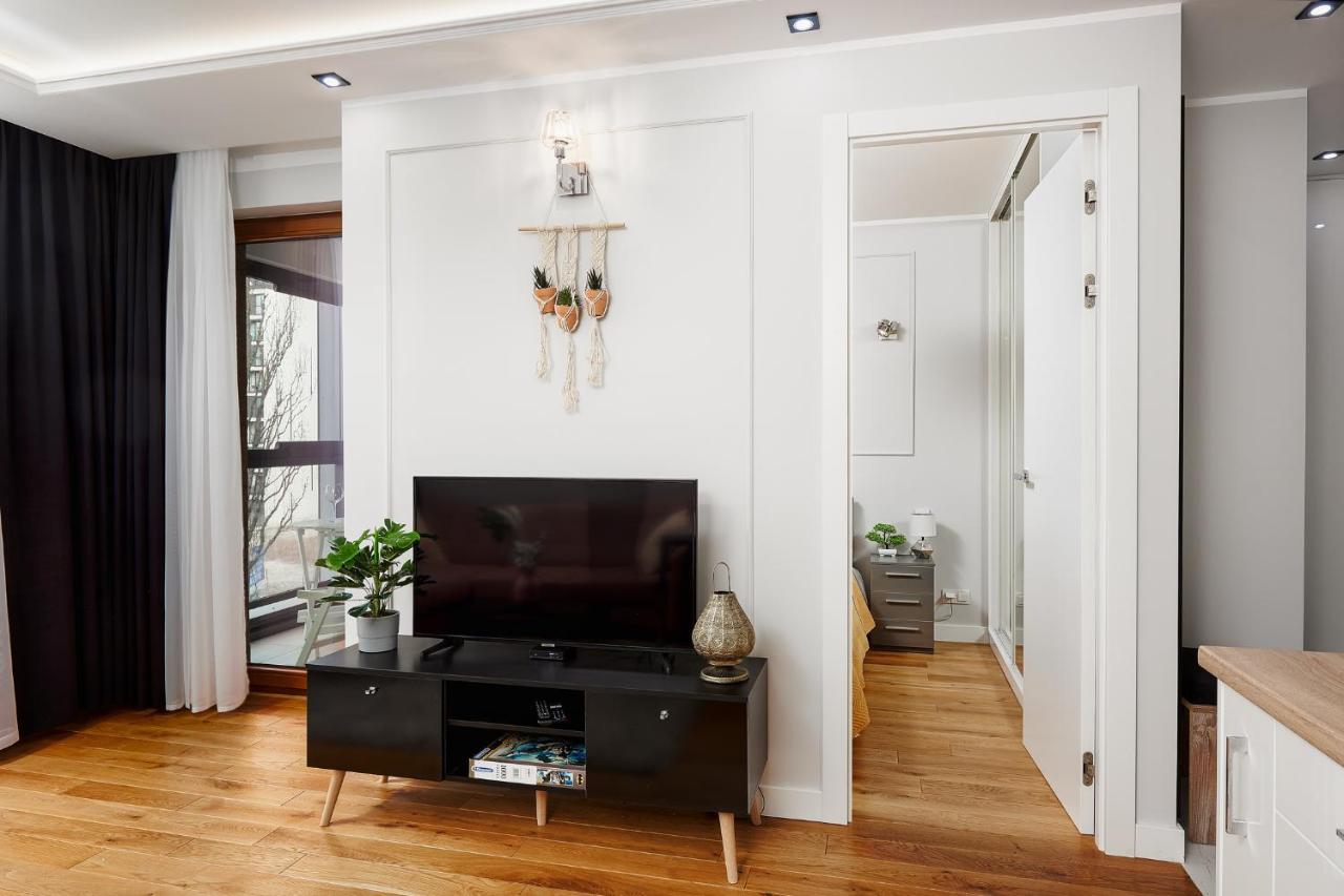ורשה Modern Apartments With Access To The Pool Near Rondo Daszynskiego Station מראה חיצוני תמונה