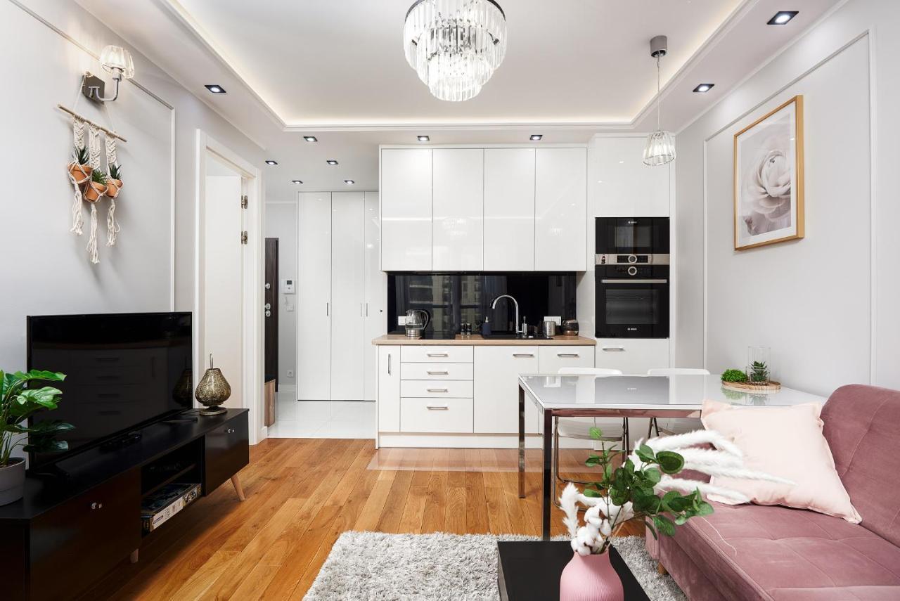 ורשה Modern Apartments With Access To The Pool Near Rondo Daszynskiego Station מראה חיצוני תמונה