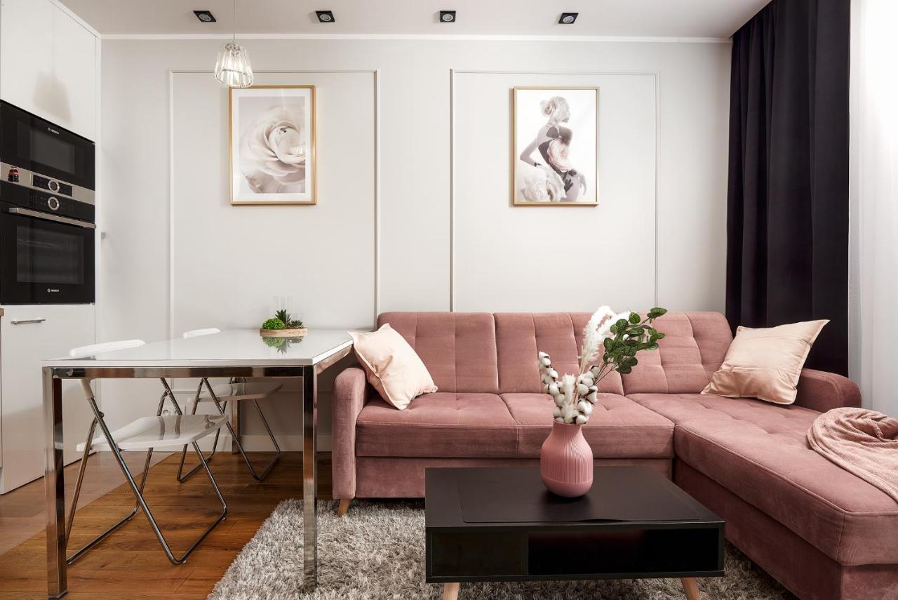 ורשה Modern Apartments With Access To The Pool Near Rondo Daszynskiego Station מראה חיצוני תמונה