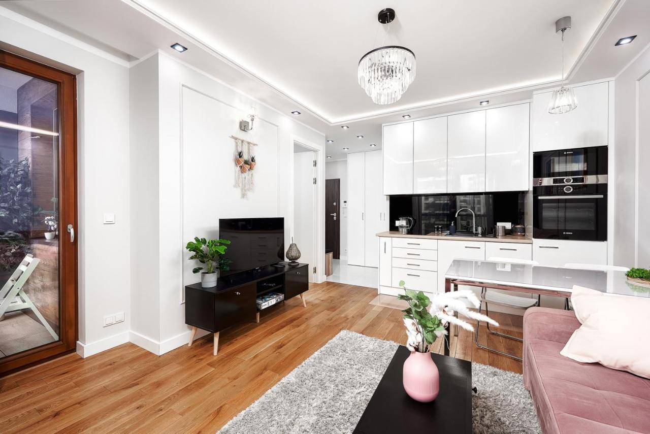 ורשה Modern Apartments With Access To The Pool Near Rondo Daszynskiego Station מראה חיצוני תמונה